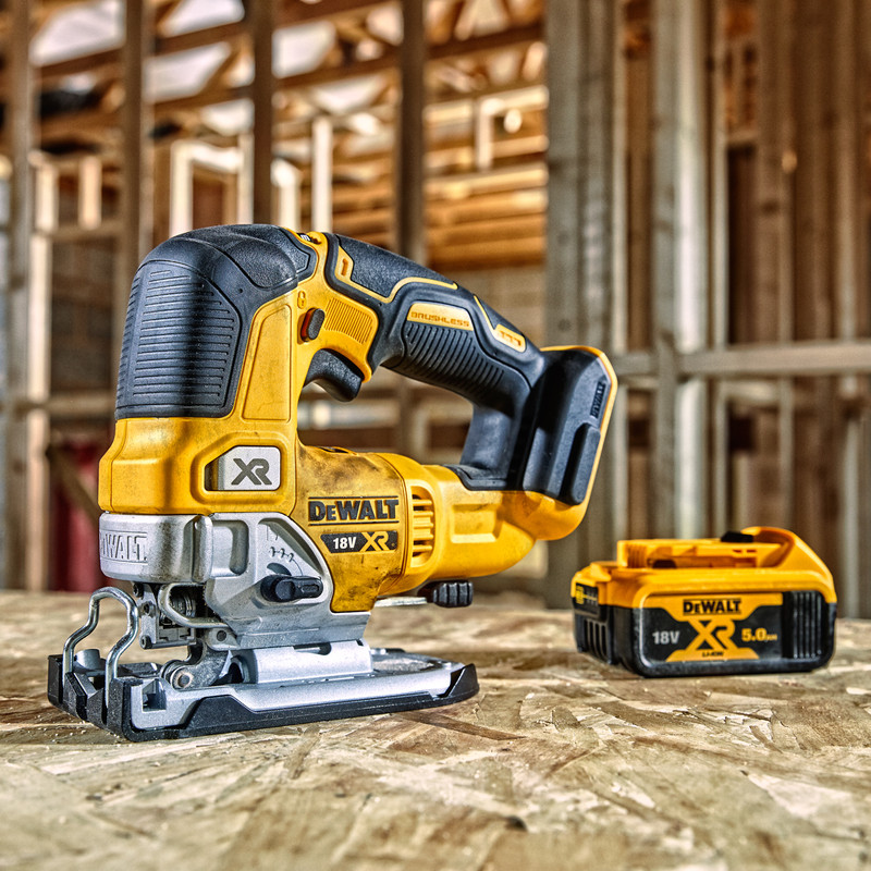 Лобзик аккумуляторный DeWalt DCS334N-XJ 18В в аренду